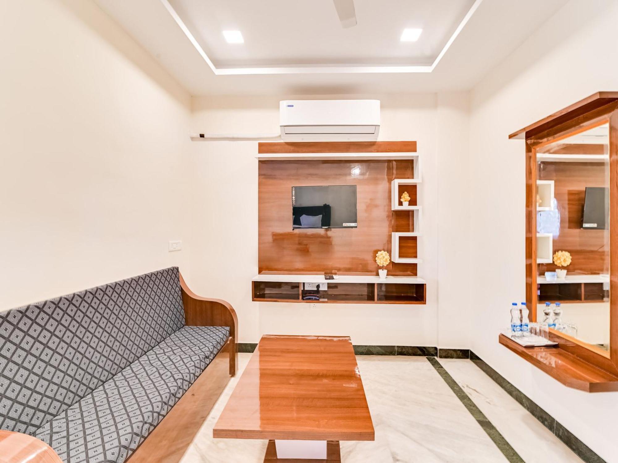 Hotel O Rj Royal Inn Vellore Zewnętrze zdjęcie