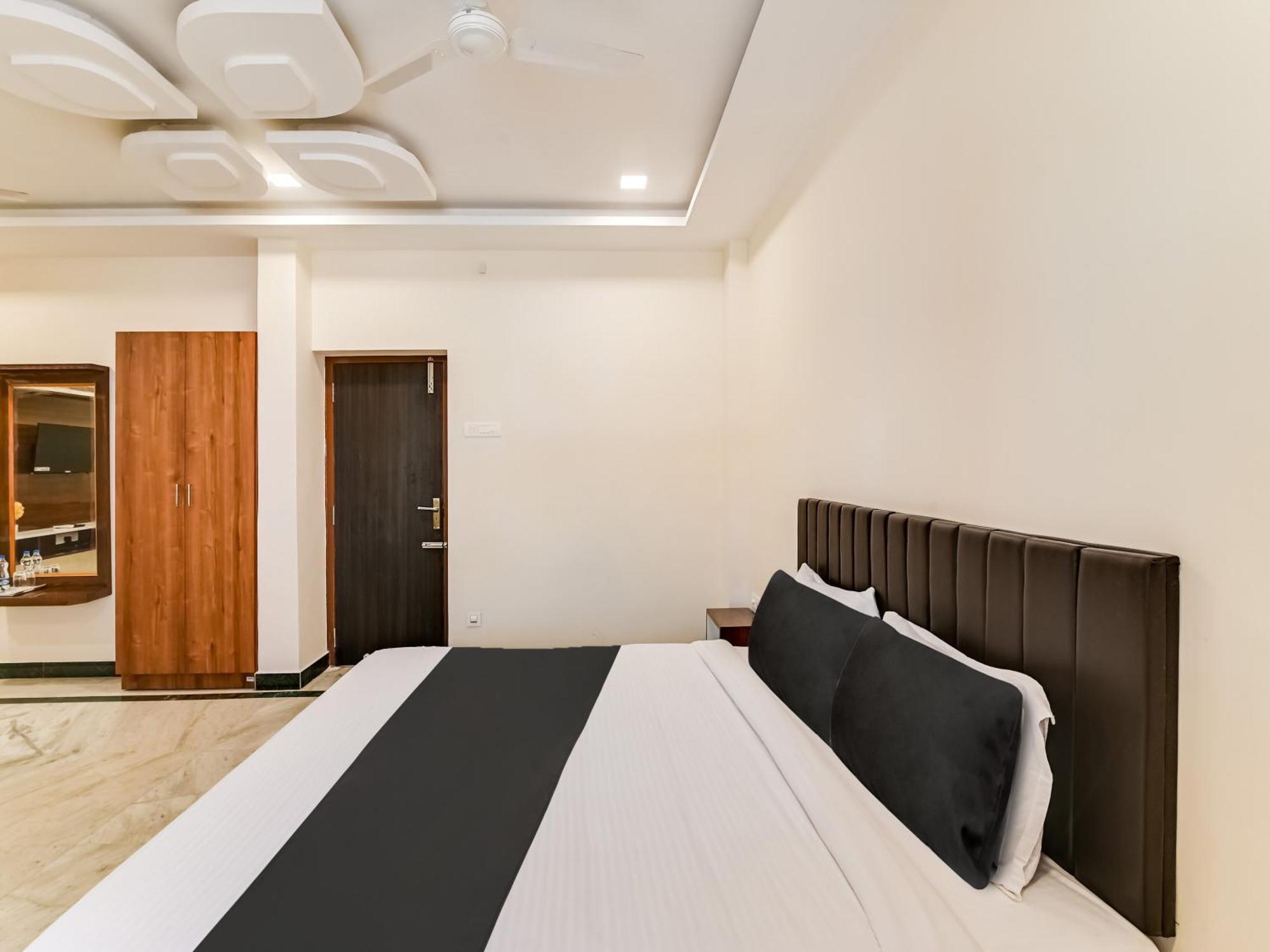 Hotel O Rj Royal Inn Vellore Zewnętrze zdjęcie