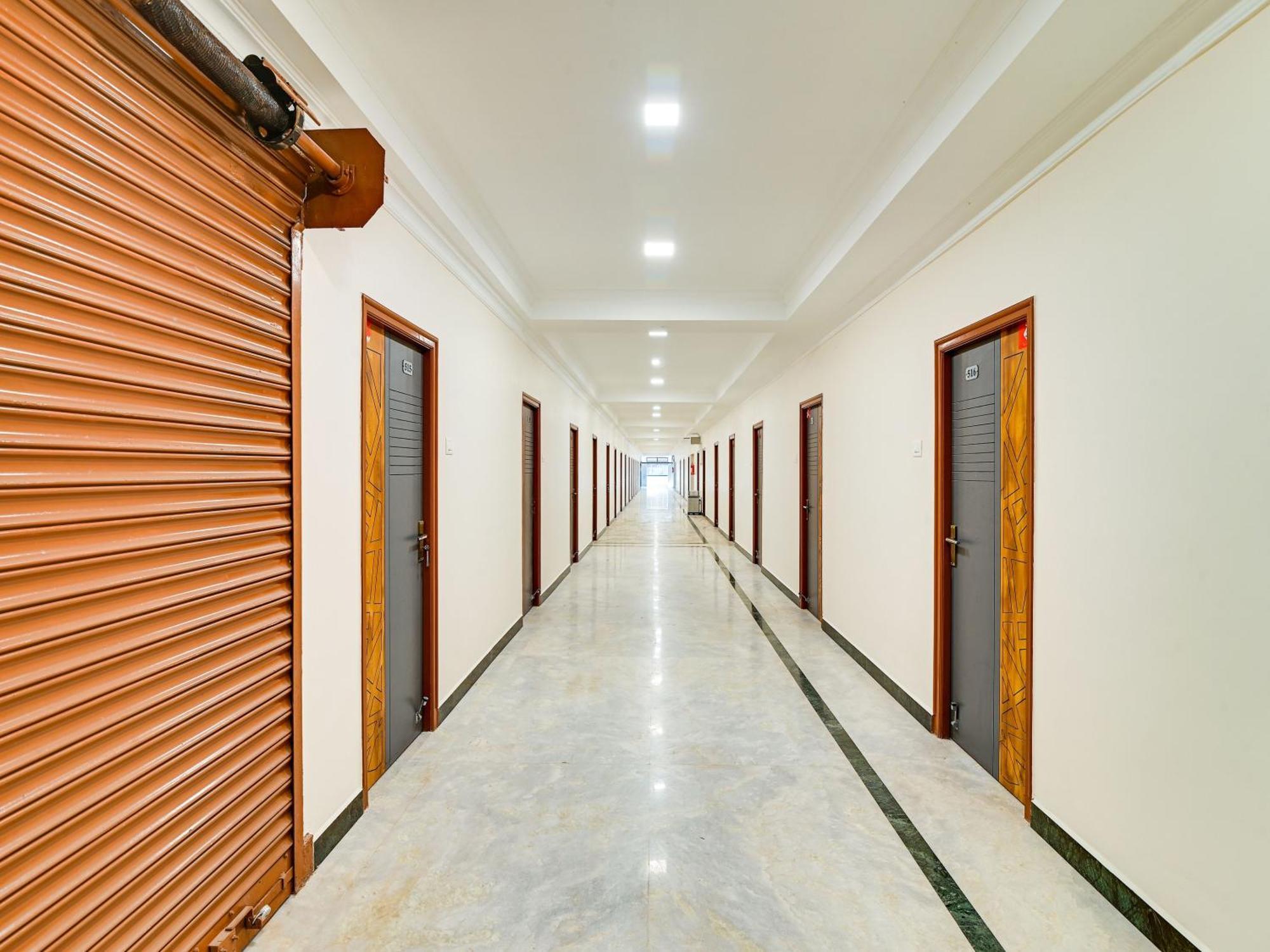 Hotel O Rj Royal Inn Vellore Zewnętrze zdjęcie
