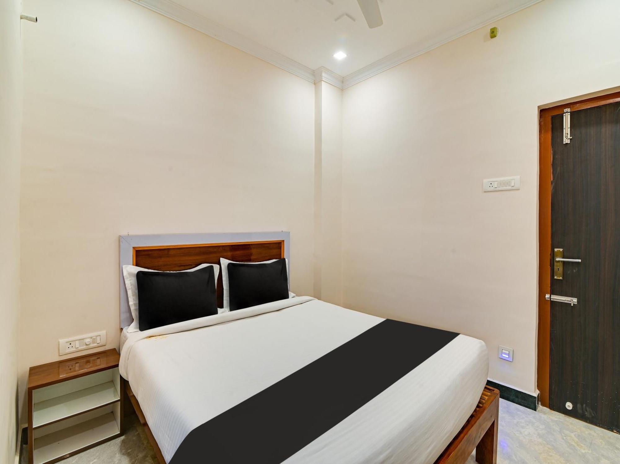Hotel O Rj Royal Inn Vellore Zewnętrze zdjęcie