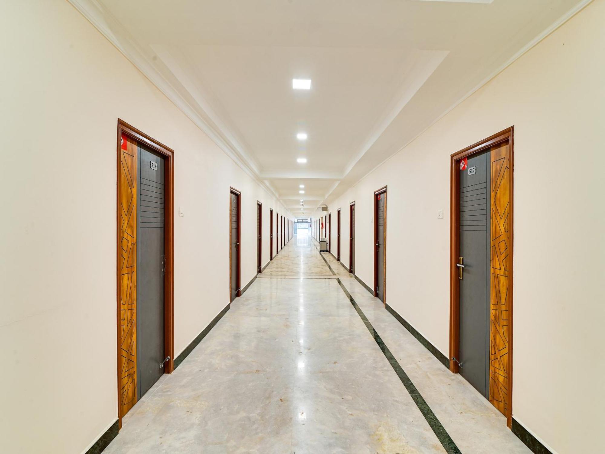 Hotel O Rj Royal Inn Vellore Zewnętrze zdjęcie